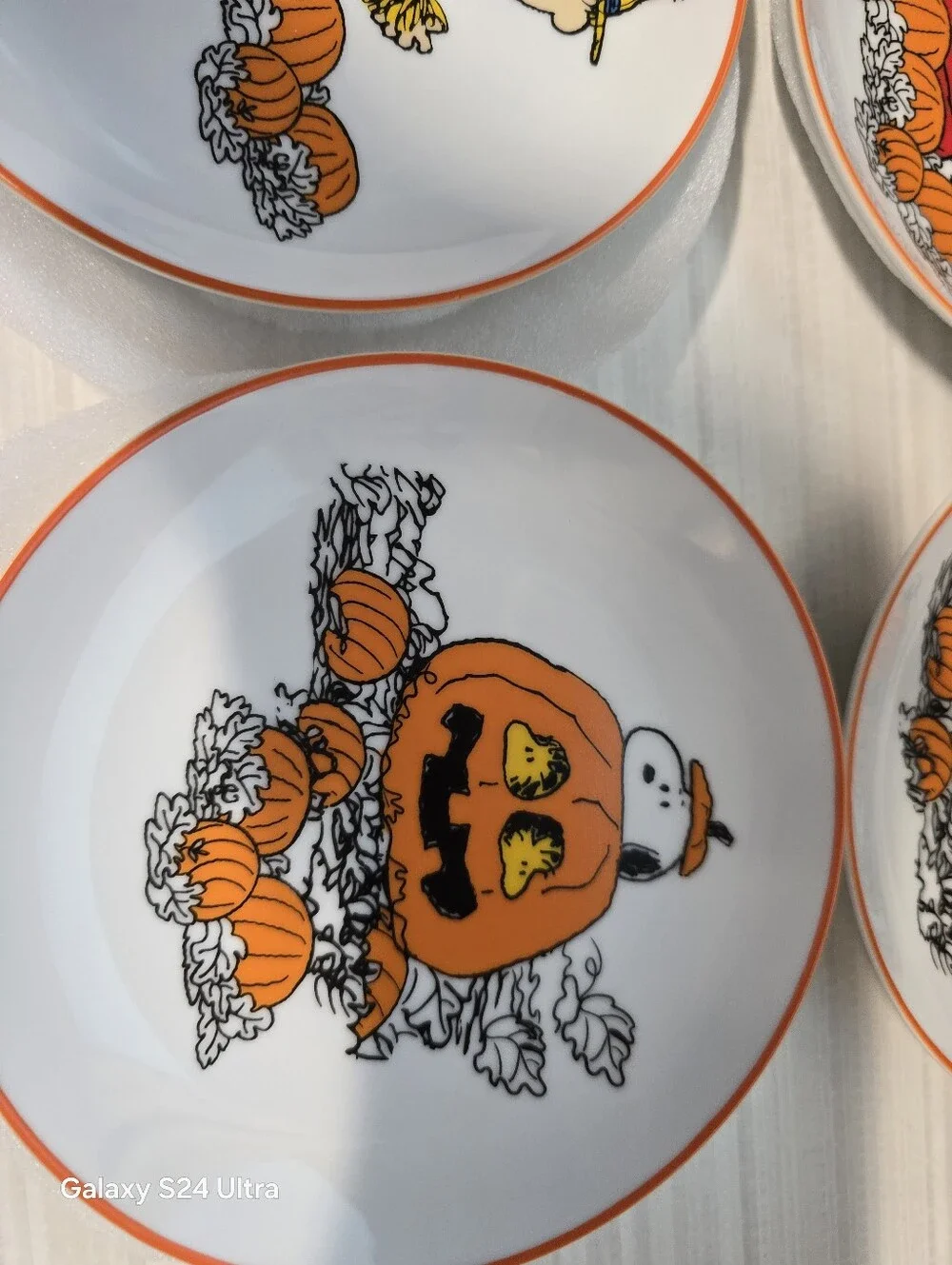 NEW 4 Peanuts Snoopy FALL * HALLOWEEN Appetizer Dessert Plates 6